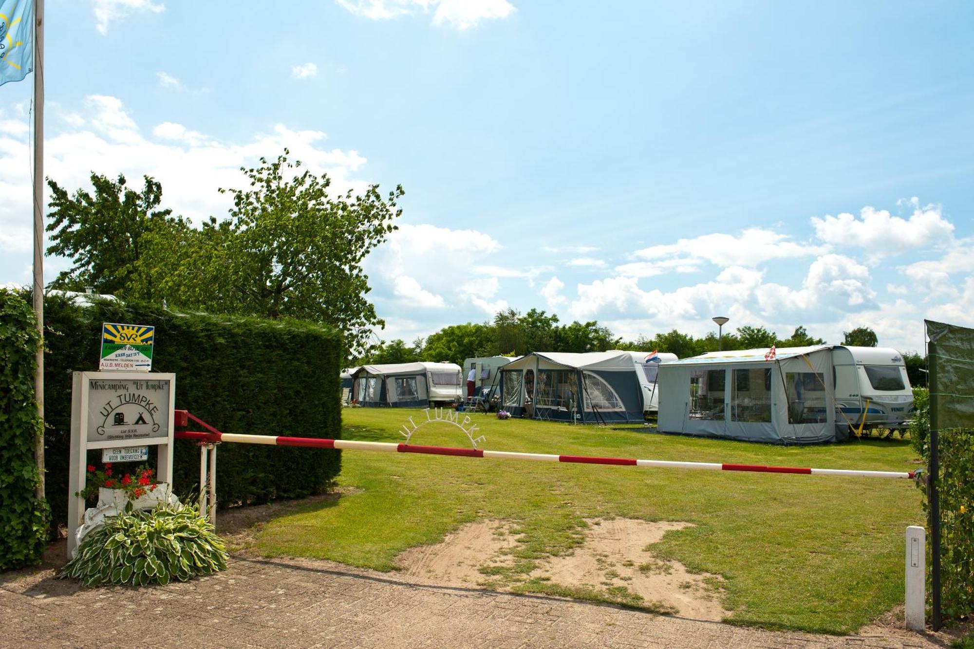 Camping en vakantiewoning 'Ut Tumpke' Kessel  Bagian luar foto
